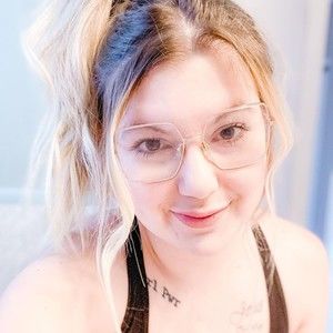 Meet your Posher, Corynne